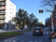 Inici de la nova semaforització a la cruïlla de l’avinguda dels Dolors amb els carrers Amadeu Vives i Estanislau Casas