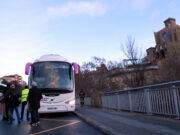 Cues a Manresa per agafar el transport alternatiu de Renfe cap a Terrassa