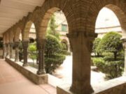 L’Ajuntament de Manresa formalitza l’adquisició del convent de les Caputxines