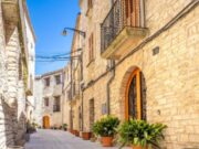 A menys d’una hora de Manresa: el poble gairebé desconegut on menjar cuina catalana de primer nivell per poc més de 20 euros