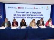 Signatura d’un conveni per a l’assistència urbanística als ajuntaments de Catalunya