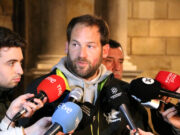 Els pagesos surten “contents” de la reunió amb Illa i confien que les assemblees aixecaran els talls de carreteres