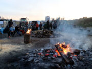 Els pagesos aixequen els talls a les carreteres i diuen que vetllaran que les promeses d’Ordeig i Illa es facin realitat