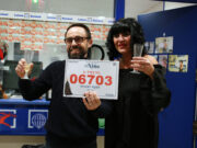 El primer premi de la rifa de Reis, el 06703, toca a una desena de municipis catalans