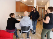 Un bloc ocupat de Manresa es converteix en una cooperativa d’habitatge gràcies a la compra col·lectiva dels veïns