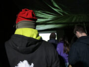 Els pagesos de tots els talls de carreteres acorden continuar amb la protesta i dormiran per quarta nit al ras