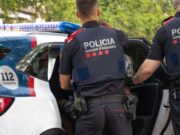 Trampa en una venda de mòbil al Bages: li prenen el dispositiu i fugen