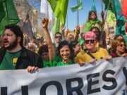 Els docents es manifesten a Barcelona per exigir al Govern que torni a negociar i millori l’acord amb CCOO i UGT