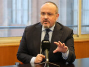 Fernández avisa Vox que si “bloqueja” pactes amb el PP per fer una alternativa a Sánchez acabarà “desapareixent”