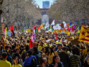 Els docents es manifesten a Barcelona per exigir al Govern que torni a negociar i millori l’acord amb CCOO i UGT