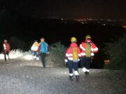 Rescat nocturn a Montserrat: els Bombers localitzen un excursionista perdut en una bardissa