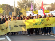 Els docents tallen diverses carreteres a Ponent, l’Alt Pirineu i la Catalunya Central en el tercer dia de vaga