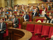 La llei del taxi continua la seva tramitació al Parlament, que rebutja l’esmena de Vox
