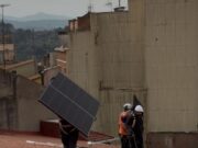 Manresa aposta per l’energia sostenible amb la instal·lació de 165 plaques fotovoltaiques al Mercat Puigmercadal