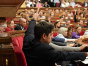 El Parlament insta el Govern a fer un pla per “reduir desigualtats” del poble gitano a l’educació i el mercat laboral
