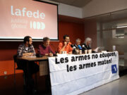 Les entitats fan front comú contra la presència de mossos en centres educatius i exigeixen la retirada del pla pilot