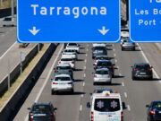 Un accident a l’AP-7 a Olèrdola provoca cues de 14 quilòmetres en l’operació de trànsit de Setmana Santa