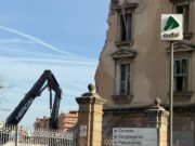 Enderroquen l’antiga estació de mercaderies de la Sagrera de Barcelona