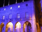 La façana de l’Ajuntament de Manresa s’il·luminarà de blau per sensibilitzar sobre el Parkinson
