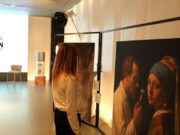 Casa ISDIN reuneix art i IA en una mostra de l’AEDV sobre la pell