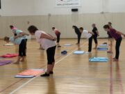 Un centenar de persones grans tanca el programa esportiu ‘MES’ a Manresa amb una classe de pilates