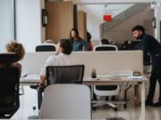 El contracte temporal dona accés a l’ocupació al 23,4% dels assalariats amb menys formació