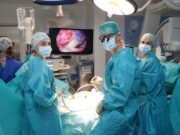 Una incisió lateral permet intervenir la vàlvula mitral reduint l’impacte de la cirurgia